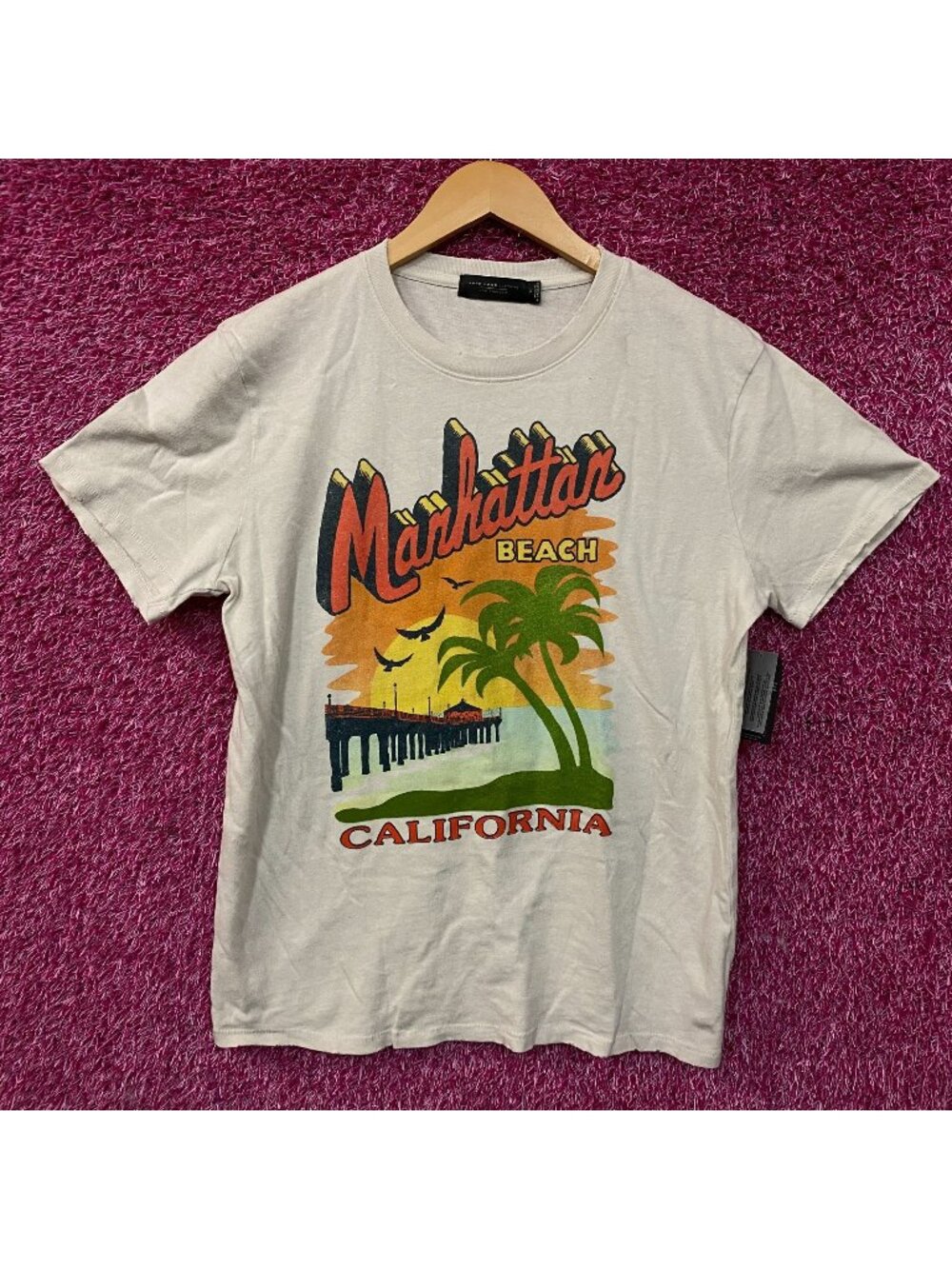 Junk Food Clothing Manhattan Beach Graphic T-Shirt Small